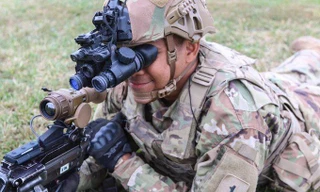 Kính nhìn đêm đặc biệt giúp lính Mỹ thấy mọi thứ rõ như ban ngày