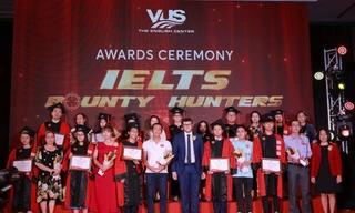 VUS vinh danh 38 cao thủ IELTS trong sự kiện mô phỏng chuyến bay đến tương lai