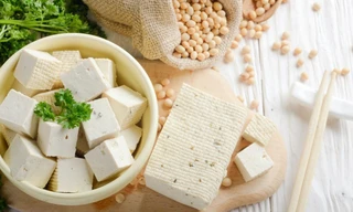 Những thực phẩm 'đại kỵ' với đậu phụ, dùng chung dễ gây sỏi thận