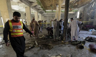 Hiện trường vụ nổ bom trường học ở Pakistan khiến gần 120 người thương vong