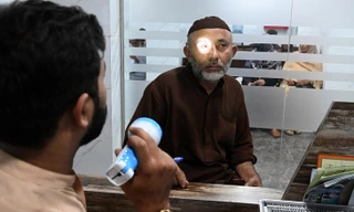 THẾ GIỚI 24H: Pakistan đóng cửa hơn 56.000 trường học vì dịch bệnh viêm mắt