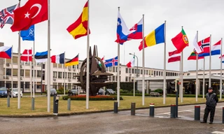 Tổng thống Pháp cảnh báo NATO tê liệt vì quá phụ thuộc Mỹ. Ảnh: AP