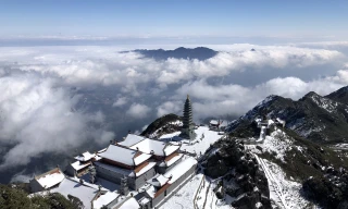 30 Tết vẫn chen chân lên nóc nhà Đông Dương ngắm tuyết