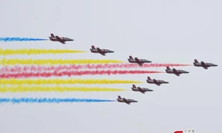 Trung Quốc khoe hàng loạt khí tài quân sự tại Airshow China 2021