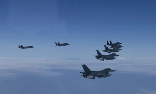 Tiêm kích Mỹ, Hàn Quốc tập trận rầm rộ trên biển Hoàng Hải