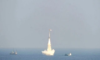 Tên lửa đạn đạo K-4 được phóng trên biển
