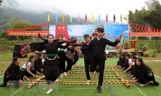 Nhân dân các dân tộc Lào Cai vui chơi trong "Ngày hội Đại đoàn kết toàn dân tộc" năm 2021. Ảnh: TTXVN