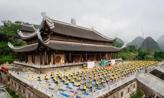 Cầu truyền hình trực tiếp Ngày Quốc tế Yoga tại Việt Nam cùng 74 nước trên thế giới