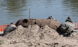 Bất ngờ phát hiện quả bom 'khủng' sau đợt hạn hán khắc nghiệt ở Ý