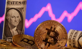 Bitcoin phục hồi đáng kể sau 10 tháng giảm sâu 