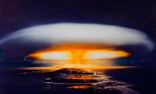 Cảnh báo lạnh người nếu xung đột Mỹ - Nga nổ ra