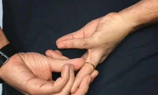 Suýt 'hỏng đời trai' vì đeo nhẫn tự chữa rối loạn cương dương cho 'cậu nhỏ'