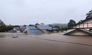 Úc: Mưa lớn nhấn chìm nhiều thị trấn, hàng chục nghìn người được lệnh sơ tán 