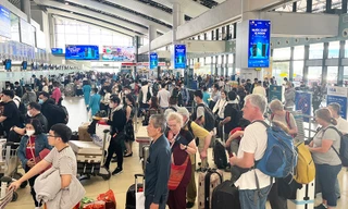 Đề xuất tăng trần giá vé máy bay, miễn visa du lịch