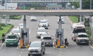 Sắp thu phí không dừng với ô tô ra vào sân bay