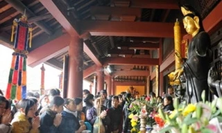 Không khí lễ hội còn kéo dài sau Tết. Ảnh minh họa: TTXVN