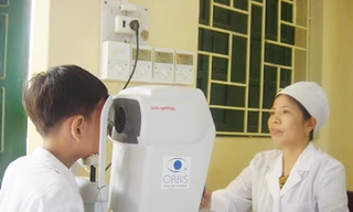 Kiểm tra tật khúc xạ cho học sinh