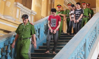 Đâm chém kinh hoàng để... bênh vợ