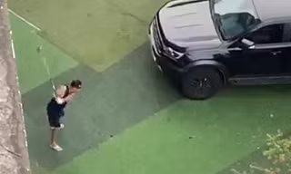 Vô tư 'tập golf' ở sân chung cư ngày giãn cách, Trưởng Ban quản trị bị phạt 2 triệu