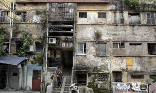 Cải tạo chung cư cũ có cải tạo cả nhà thấp tầng 'nhảy dù', lấn chiếm?