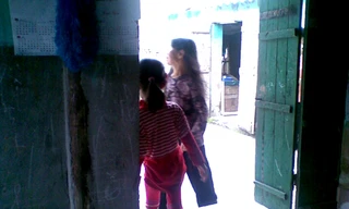 Cháu H. trong nhà mình