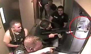 Cảnh sát Mỹ phá cửa để giải cứu bé gái 8 tuổi bị bắt cóc