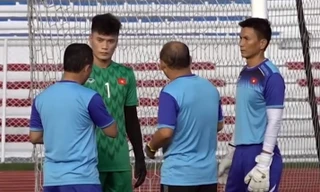 SEA Games 30: HLV Park Hang Seo gặp riêng dạy bảo Bùi Tiến Dũng