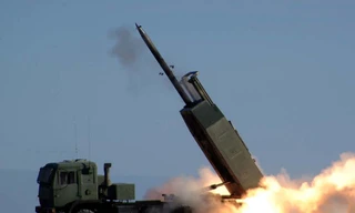Mục kích hệ thống pháo phản lực Mỹ M142 HIMARS dội “bão lửa“