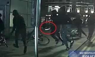 Băng đảng rút kiếm và súng để giết người giữa thủ đô London