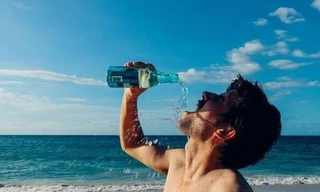 Uống nước biển độc thế nào cho sức khỏe?