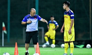 Ông Park rèn tiền đạo tuyển Việt Nam