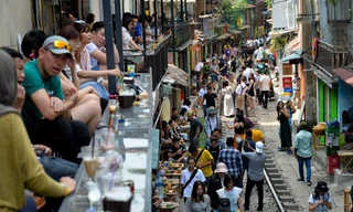 Tranh cãi việc dẹp bỏ cà phê đường tàu tại Hà Nội