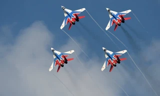 Cận cảnh tiêm kích ‘quái vật’ MiG-29 nhào lộn trên không