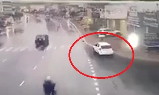 Ô tô lao lên vỉa hè tông cô gái đang đi bộ tử vong