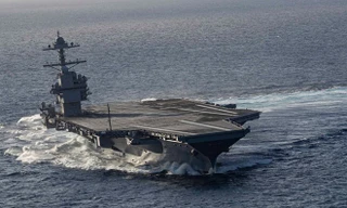 Siêu tàu sân bay lớp Ford của Mỹ trình diễn vào cua tốc độ cao