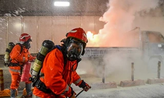 Hàng trăm người diễn tập chữa cháy hầm vượt sông Sài Gòn