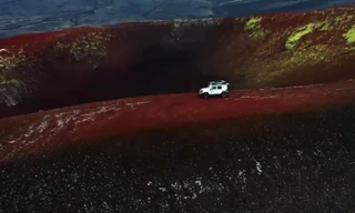 Kinh ngạc với cảnh tượng ngoạn mục ở “Cổng địa ngục” của Iceland