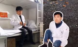 Chàng trai bại liệt vượt "núi đời": 16 tuổi học tiểu học, 25 tuổi học bác sĩ