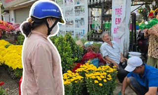 Chợ hoa Xuân nhộn nhịp, người dân săn "deal hời" ngày cận Tết