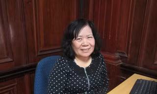 Hò hét, ép rượu - Tâm lý đám đông tệ hại