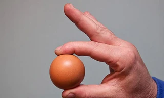 Phát hiện quả trứng gà ‘tròn đến hoàn hảo’