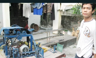 Ngọc và máy uốn cắt sắt thép. Ảnh: Trọng Phú