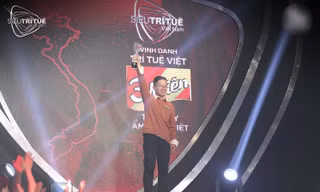 Triệu khán giả bất ngờ trước màn “soán ngôi” đi vào lịch sử của cao thủ toán học 19 tuổi
