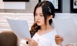 Chân dung “Cổ Lực Na Trát phiên bản Việt” khiến Thủy Tiên “sướng điên” vì hát hay