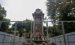 Cận cảnh đài phun nước Con Cóc hơn 120 tuổi đang được tu bổ