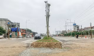 Cận cảnh tuyến đường hơn 250 tỷ đồng nối hai quận mãi chưa hoàn thiện sau nhiều năm thi công