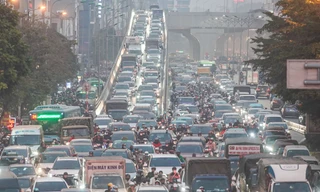 Đường phố Thủ đô 'nghẹt thở' trong ngày cuối cùng của năm 2024