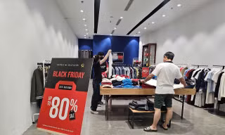 Hình ảnh bất ngờ trong ngày Black Friday tại TPHCM