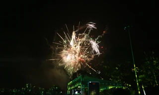 Khoảnh khắc đón năm mới với màn pháo hoa đặc sắc