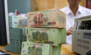 Doanh nhân bị hoãn xuất cảnh vì nợ vài triệu hay bạc tỷ: 'Tôi không mang cơ nghiệp ra đùa'